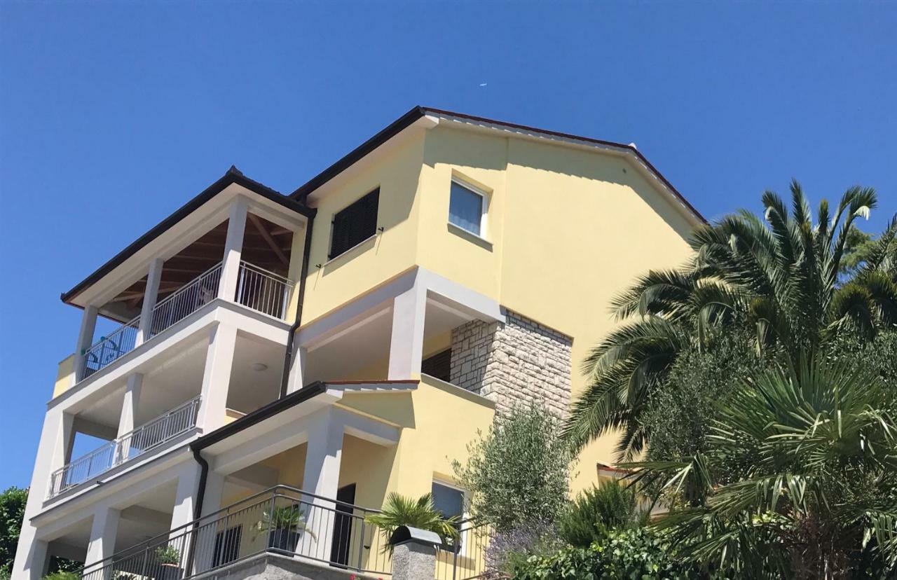 Apartments Supra Mare 라벡 외부 사진